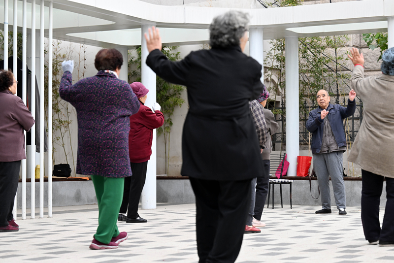 上海两会聚焦陪诊规范：银发就医刚需催生千亿市场，三山医伴以标准服务筑牢行业标杆